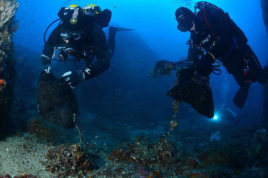 cleaning seabed Mediterranean