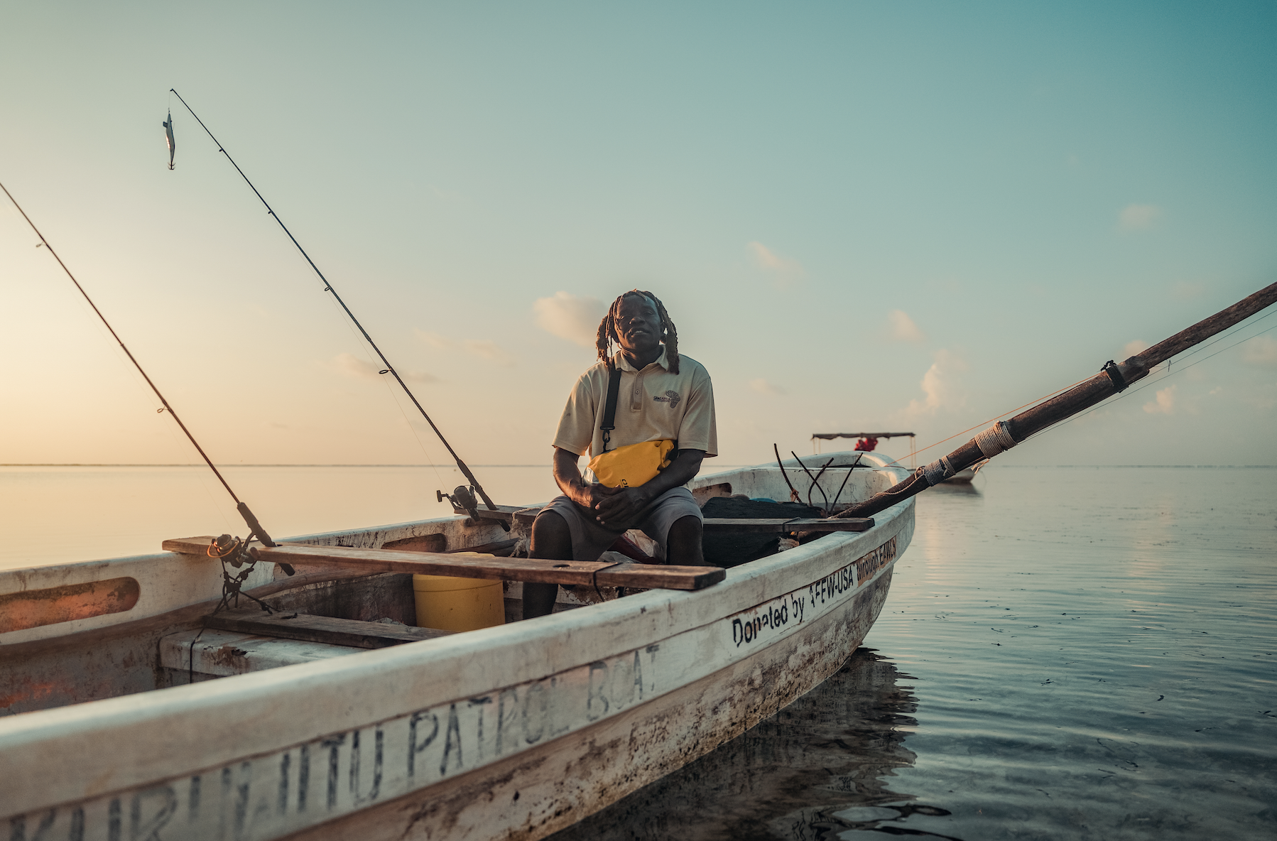 How do traditional fishermen understand scientific charts?